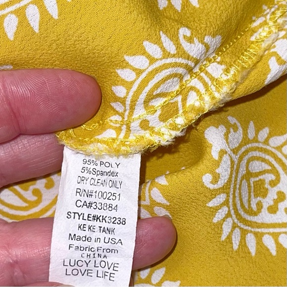 LUCY LOVE Women’s Yellow Tie Front Open Back Tank Top Blouse Sz XS - Picture 4 of 4